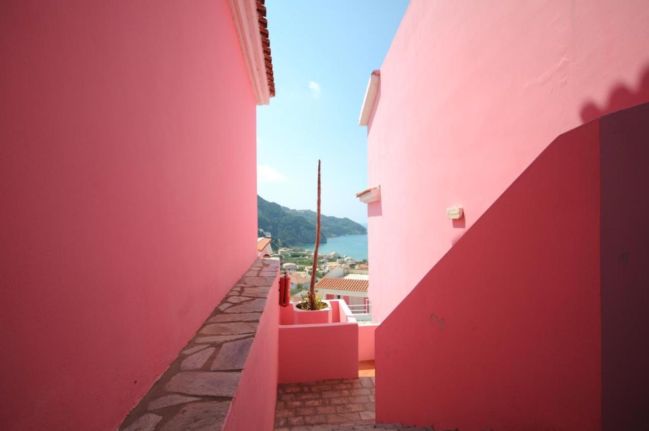 The Pink Palace Hostel Agios Gordios  Dış mekan fotoğraf